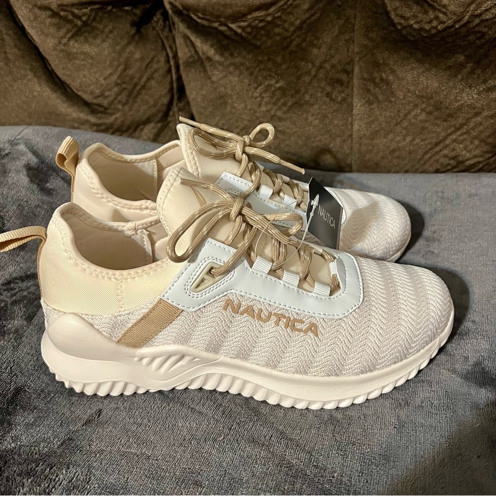 Nautica Women’s Danville Jogger Sneaker